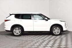 2022 Mitsubishi Outlander LS