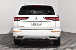 2022 Mitsubishi Outlander LS