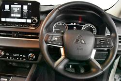 2022 Mitsubishi Outlander LS