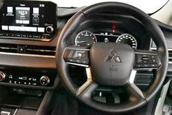 2022 Mitsubishi Outlander LS