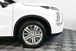 2022 Mitsubishi Outlander LS