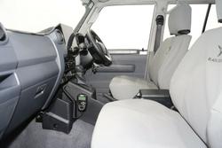 2025 Toyota Landcruiser GXL
