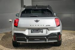 2025 MINI Aceman JCW E Favoured