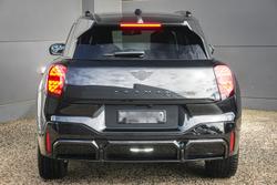 2025 MINI Aceman JCW E Favoured