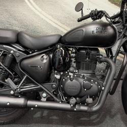 2025 Royal Enfield 2025 Royal Enfield 350CC CLASSIC 350 STEALTH BLACK Black
