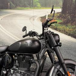 2025 Royal Enfield 2025 Royal Enfield 350CC CLASSIC 350 STEALTH BLACK Black
