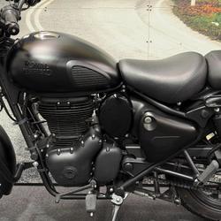 2025 Royal Enfield 2025 Royal Enfield 350CC CLASSIC 350 STEALTH BLACK Black