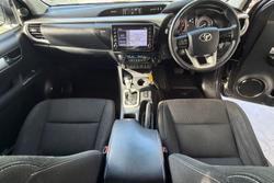 2021 Toyota Hilux SR5