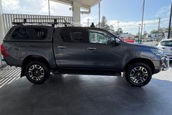 2021 Toyota Hilux SR5