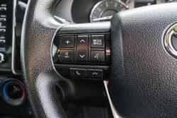 2022 Toyota Hilux SR