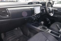2022 Toyota Hilux SR