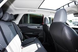 2025 MG MGS5 EV Essence 62 ZS3EM MY25 Diamond Red