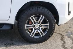 2022 Toyota Hilux SR