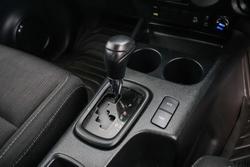 2022 Toyota Hilux SR