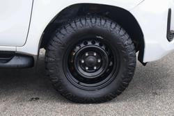 2022 Toyota Hilux SR