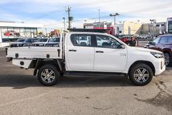 2022 Toyota Hilux SR