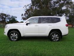 2022 Toyota Landcruiser VX