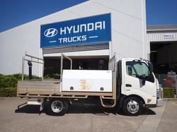 2021 HINO DUTRO 300