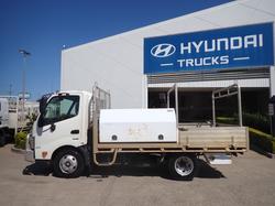 2021 HINO DUTRO 300