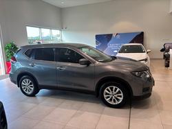 Nissan X-TRAIL ST (4WD)