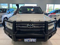 2018 Toyota LANDCRUISER LC200 4.5L T/D A/T GXL + SW Switches