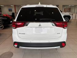 2017 MITSUBISHI OUTLANDER LS 7 SEAT (AWD)