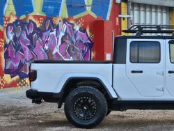 2021 Jeep Gladiator Night Eagle