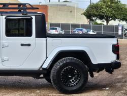 2021 Jeep Gladiator Night Eagle