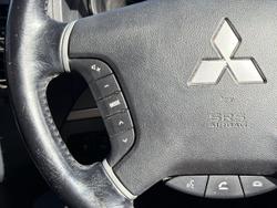 2014 Mitsubishi Pajero VR-X