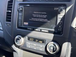 2014 Mitsubishi Pajero VR-X