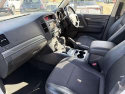 2014 Mitsubishi Pajero VR-X