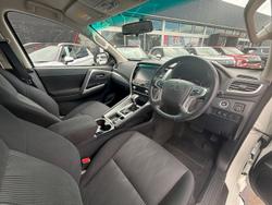 2023 Mitsubishi Pajero Sport GLX