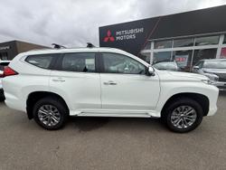 2023 Mitsubishi Pajero Sport GLX