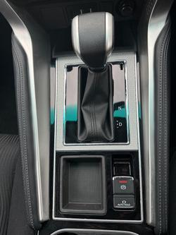 2023 Mitsubishi Pajero Sport GLX