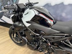 2026 Kawasaki Z900 (ZR900) WHITE