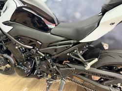 2026 Kawasaki Z900 (ZR900) WHITE
