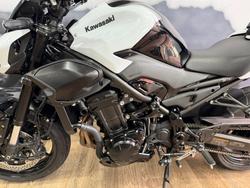 2026 Kawasaki Z900 (ZR900) WHITE
