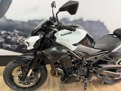 2026 Kawasaki Z900 (ZR900) WHITE