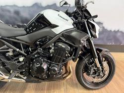 2026 Kawasaki Z900 (ZR900) WHITE