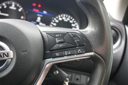 2022 Nissan Navara SL