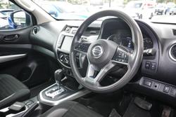 2022 Nissan Navara SL