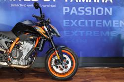2023 Ktm 890 DUKE R Black