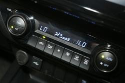 2024 Toyota Hilux SR5