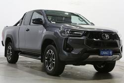 2024 Toyota Hilux SR5