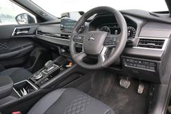 2025 Mitsubishi Outlander PHEV GSR