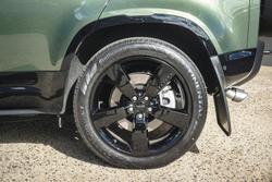 2025 Land Rover Defender 110 P425 X-Dynamic HSE
