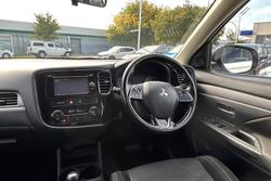 2016 Mitsubishi Outlander LS