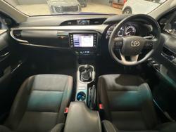 2021 Toyota Hilux SR5