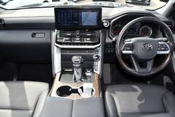 2024 Toyota Landcruiser VX