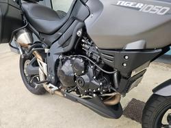 2012 Triumph TIGER 1050 SE (ABS) Black